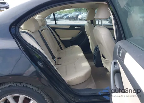 2011 Volkswagen Jetta 2.5L Se z USA, uszkodzony, nr VIN 3VWDX7AJ8BM331211